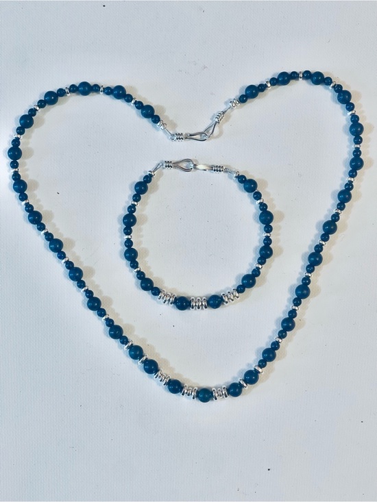 Jewelry - Lot Of 2 Southwest Lapis Lazuli
Hematite beaded necklace Bracelet Sz
19"